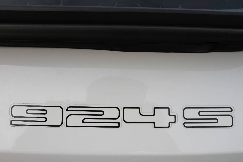 Detail i: Porsche 924 S, Fahrgestellnummer: WPOZZZ92ZJN400694, BJ 1988, EZ 02/1995, Laufleistung ca. 75.000 km abgelesen, HU 09/2018, 118 kW/ 160 PS, ...