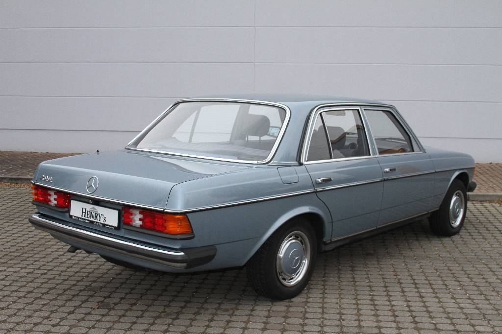 Detail a: Mercedes-Benz 200 W123, Fahrgestellnummer: WDB1232201A235974, EZ 01/1985, Laufleistung ca. 179.190 km abgelesen, H-zulassungsfähig, 80 kW/ 109 PS, ...