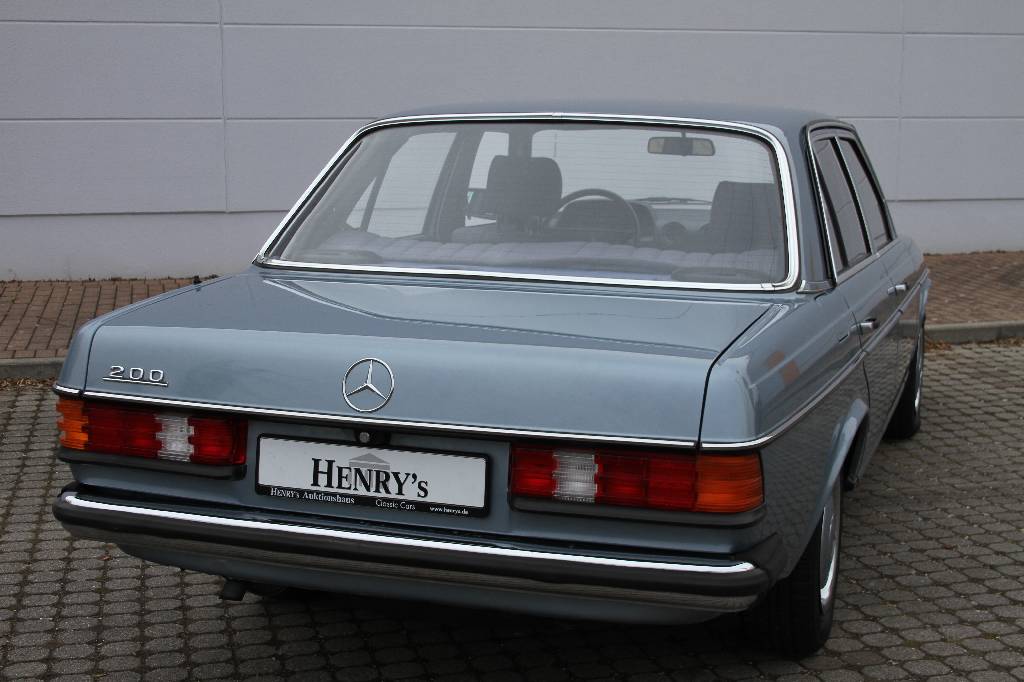 Detail f: Mercedes-Benz 200 W123, Fahrgestellnummer: WDB1232201A235974, EZ 01/1985, Laufleistung ca. 179.190 km abgelesen, H-zulassungsfähig, 80 kW/ 109 PS, ...