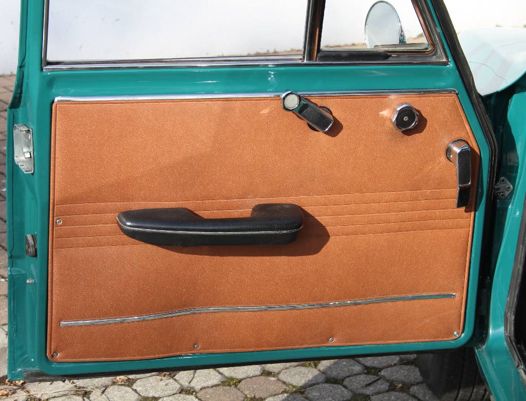 Detail g: Alfa Romeo Giulia 1300 Super Fahrgestellnummer: 2287800, BJ 1972, Laufleistung ca. 10.796 km abgelesen, H-zulassungsfähig, 65 kW/ 88 PS, 4-Zylinder, ...