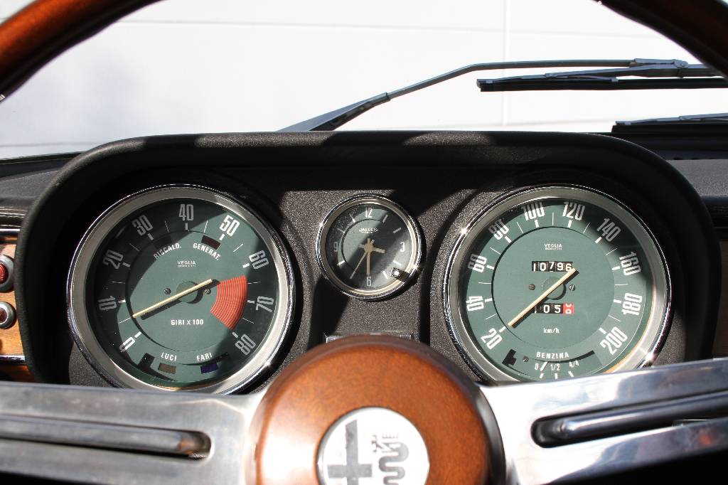 Detail h: Alfa Romeo Giulia 1300 Super Fahrgestellnummer: 2287800, BJ 1972, Laufleistung ca. 10.796 km abgelesen, H-zulassungsfähig, 65 kW/ 88 PS, 4-Zylinder, ...