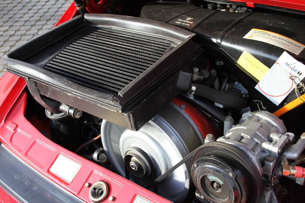 Detail b: Porsche 930 Turbo Cabriolet, Fahrgestellnummer: WP0ZZZ93ZJS070217, EZ 06/1988, Laufleistung ca. 56.692 km abgelesen, 210 kW/ 282 PS, 6-Zylinder, 4- ...