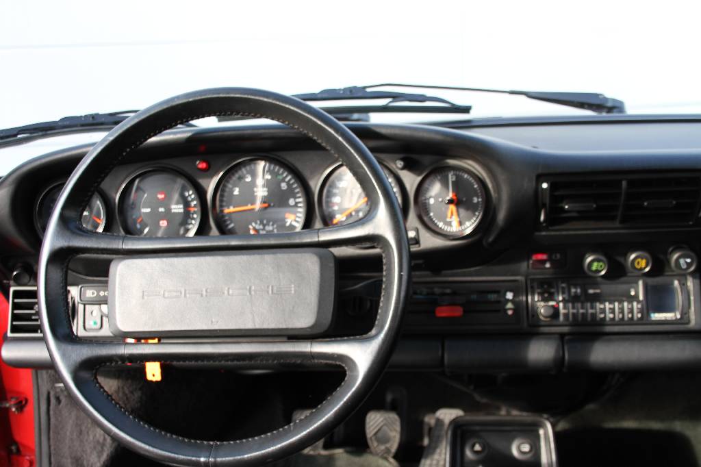 Detail c: Porsche 930 Turbo Cabriolet, Fahrgestellnummer: WP0ZZZ93ZJS070217, EZ 06/1988, Laufleistung ca. 56.692 km abgelesen, 210 kW/ 282 PS, 6-Zylinder, 4- ...