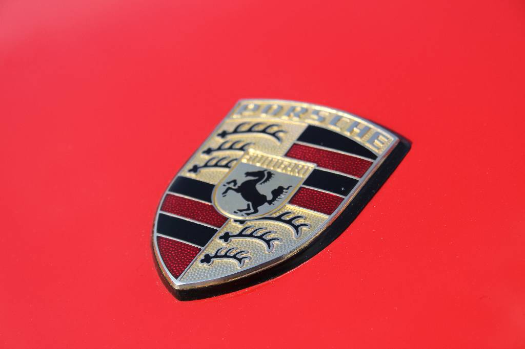 Detail f: Porsche 930 Turbo Cabriolet, Fahrgestellnummer: WP0ZZZ93ZJS070217, EZ 06/1988, Laufleistung ca. 56.692 km abgelesen, 210 kW/ 282 PS, 6-Zylinder, 4- ...