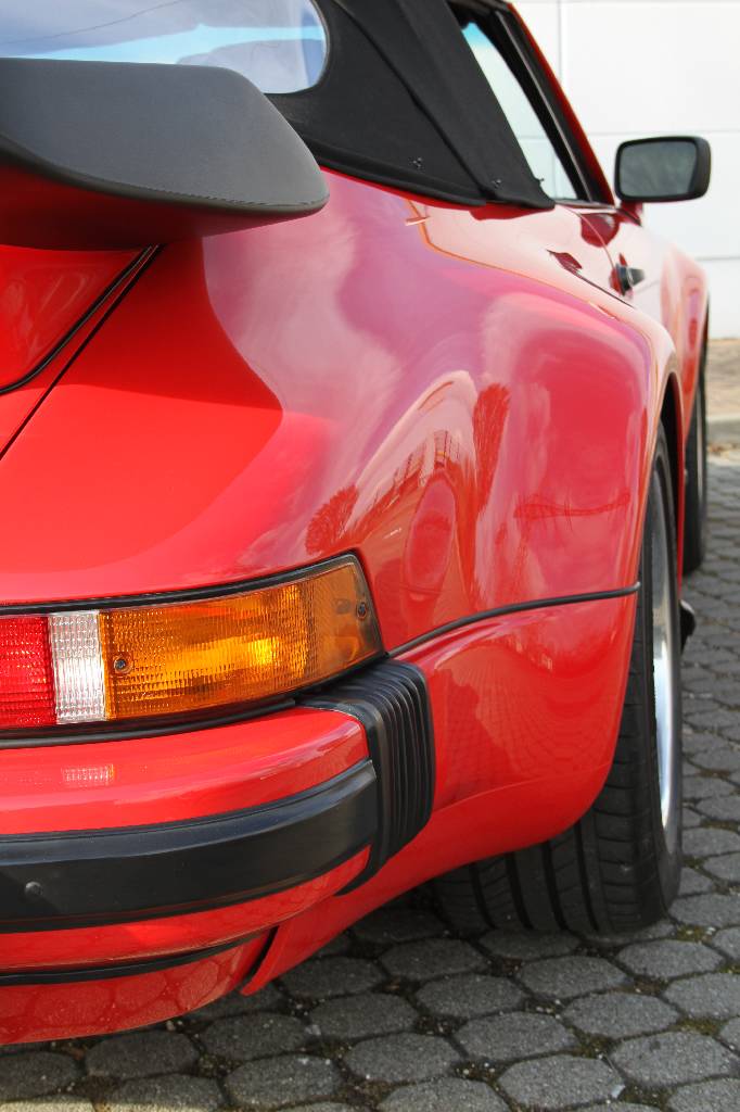 Detail i: Porsche 930 Turbo Cabriolet, Fahrgestellnummer: WP0ZZZ93ZJS070217, EZ 06/1988, Laufleistung ca. 56.692 km abgelesen, 210 kW/ 282 PS, 6-Zylinder, 4- ...