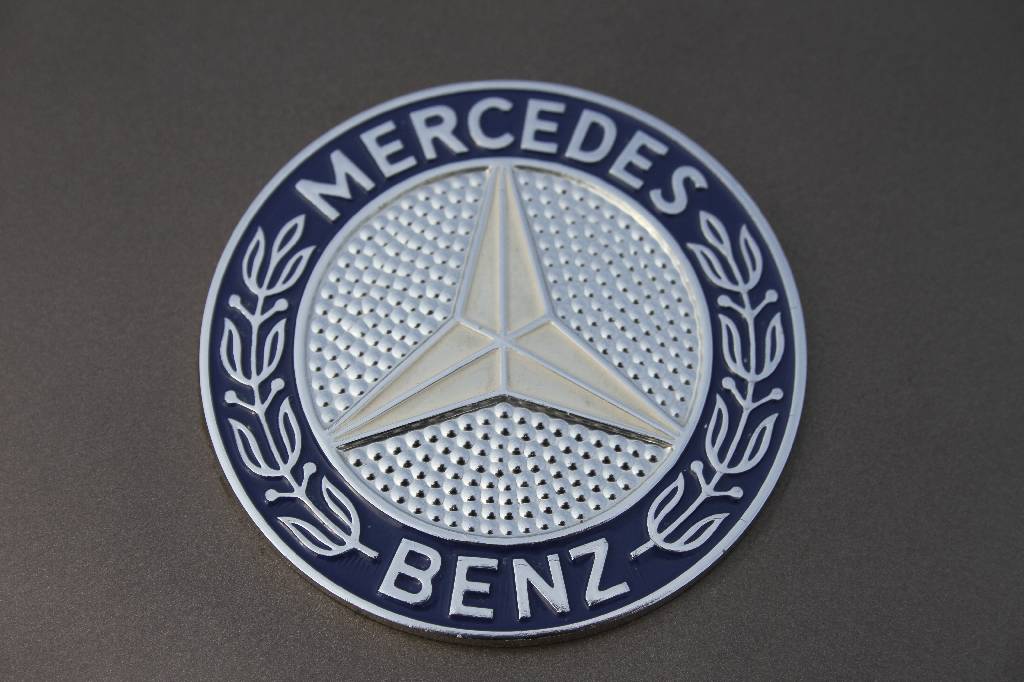 Detail f: Mercedes Benz 560 SL, Fahrgestellnummer: 2DBBA4802K7101217, EZ 07/1989, 1. Hand laut Unterlagen, Laufleistung ca. 29.655 miles abgelesen, 170 kW/ 231 ...