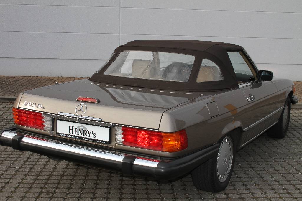 Detail h: Mercedes Benz 560 SL, Fahrgestellnummer: 2DBBA4802K7101217, EZ 07/1989, 1. Hand laut Unterlagen, Laufleistung ca. 29.655 miles abgelesen, 170 kW/ 231 ...