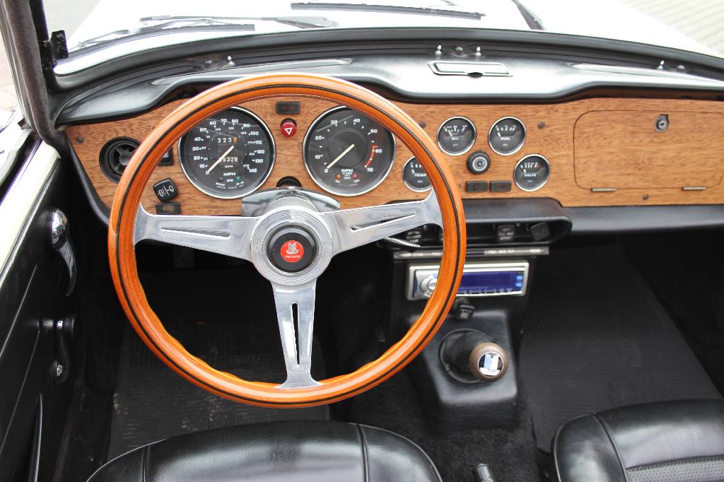 Detail c: Triumph TR6 Roadster, Fahrgestellnummer: CF57671U, EZ 07/1976, Laufleistung ca. 99326 miles abgelesen, H-zulassungsfähig, 78 kW/ 106 PS, 6-Zylinder, ...
