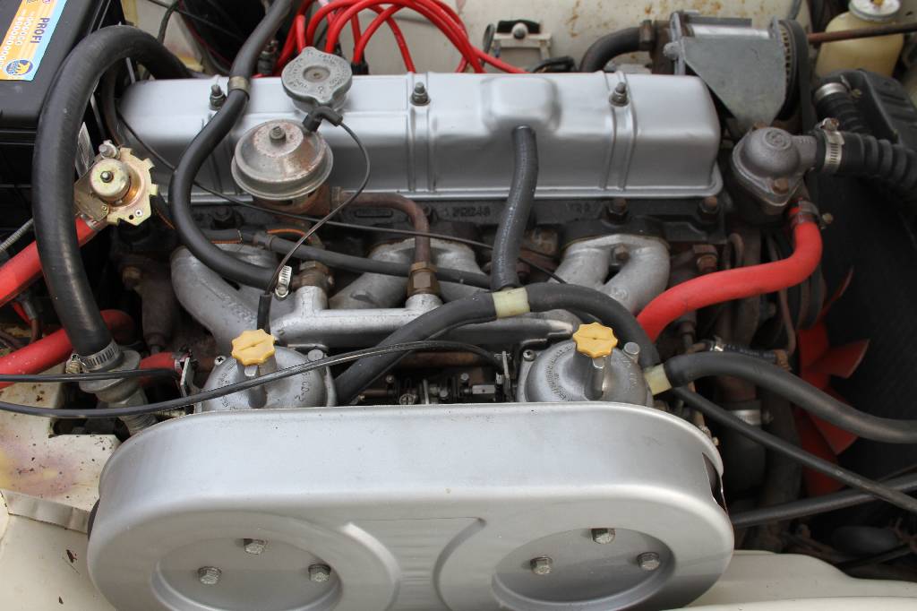 Detail e: Triumph TR6 Roadster, Fahrgestellnummer: CF57671U, EZ 07/1976, Laufleistung ca. 99326 miles abgelesen, H-zulassungsfähig, 78 kW/ 106 PS, 6-Zylinder, ...