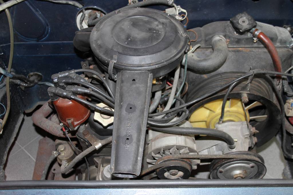 Detail a: Fiat 850 Spider, Fahrgestellnummer: 100GBS10117574, EZ 07.1972, 2. Hand, Laufleistung unbekannt, H-zulassungsfähig, 35kW/ 48 PS, 4-Zylinder, 4 -Gang ...