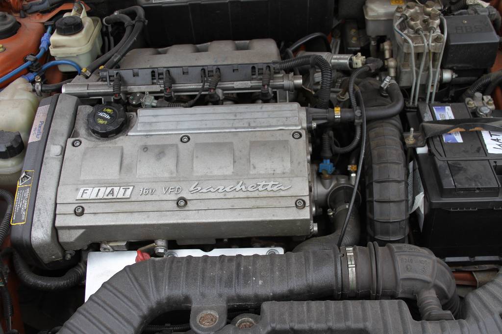 Detail f: Fiat Barchetta, Fahrgestellnummer: ZFA1830000001811, 05/1996, 2. Hand, Laufleistung ca. 119.980 km abgelesen, 96 kW/ 131 PS, 4-Zylinder, 5-Gang ...