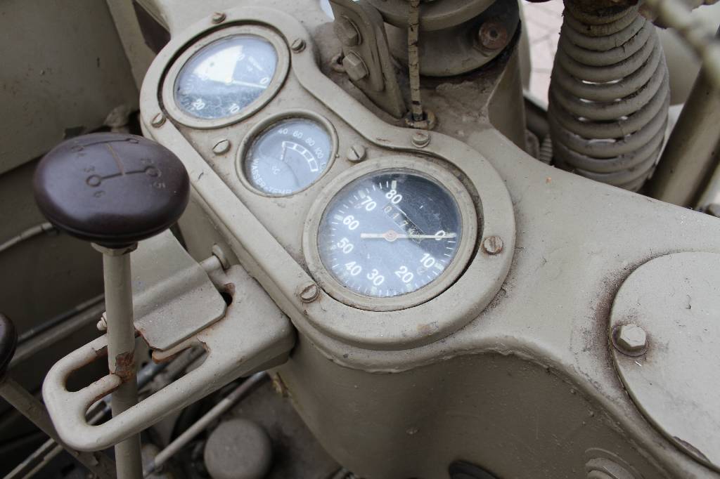 Detail e: NSU Kettenkrad Typ HK 101, BJ geschätzt ca. 1940, Laufleistung unbekannt, Straßenzulassung möglich, 26 kW/ 36 PS, 6 Vorwärts- und 2 ...