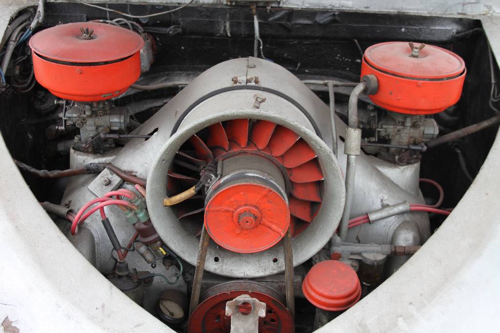 Detail d: Tatra 600 Tatraplan, Fahrgestellnummer: 8540/517/76164, BJ geschätzt 1948, H- zulassungsfähig, 38 kW/ 52 PS, 4-Zylinder Boxermotor luftgekühlt, ...