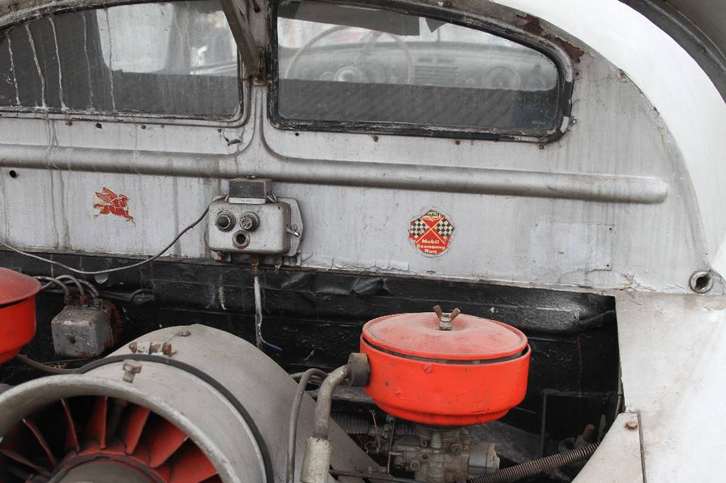 Detail e: Tatra 600 Tatraplan, Fahrgestellnummer: 8540/517/76164, BJ geschätzt 1948, H- zulassungsfähig, 38 kW/ 52 PS, 4-Zylinder Boxermotor luftgekühlt, ...