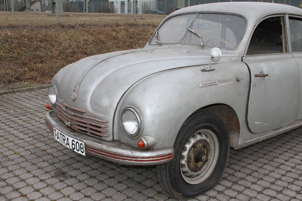 Detail f: Tatra 600 Tatraplan, Fahrgestellnummer: 8540/517/76164, BJ geschätzt 1948, H- zulassungsfähig, 38 kW/ 52 PS, 4-Zylinder Boxermotor luftgekühlt, ...