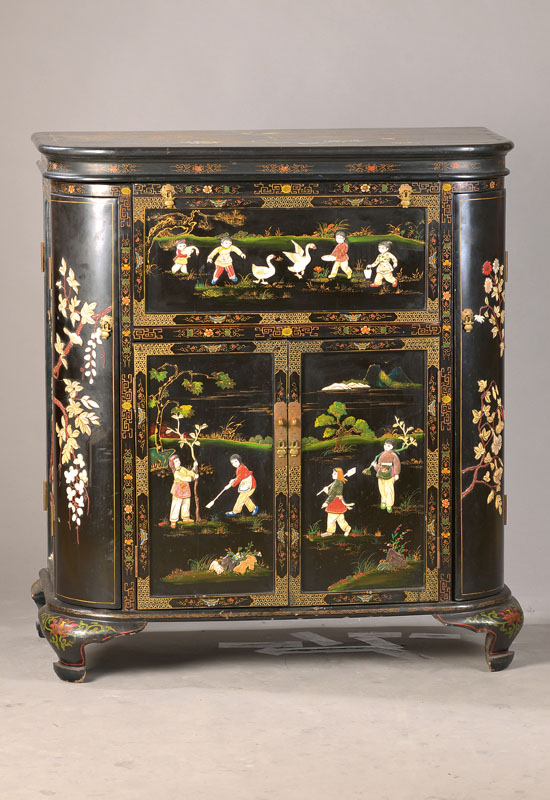 Detail a: Barschrank, China, neuzeitlich, Schwarzlack mit Speckstein- u. Beinapplikationen, Platte auf- u. abklappbar, Innenleben für Flaschen, abgerundete ...