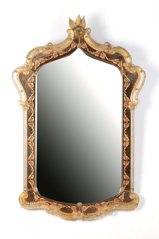Murano-Spiegel, Italien, Venedig, 1.H.20.Jh.Mahagonirahmen mit vielen Glasapplikationen, manche fehlend, ca. 101x68 cm