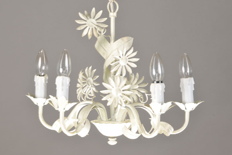 Kleine Deckenlampe, deutsch, 60/70er Jahre, im Blumendekor, vollplastisch, Metall, 5 Brennstellen, Elektrifizierung nicht geprüft, H.c a. 81 cm, D. ...