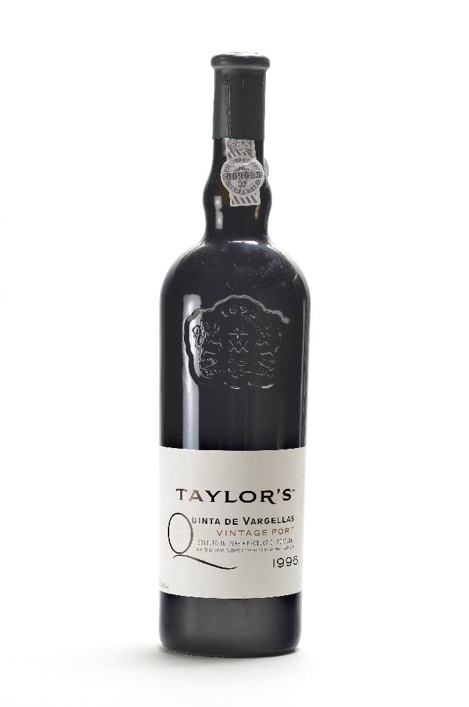 3 Flaschen 1996 Taylor's Vintage Port, je ca. 75 cl, 20,5 % Vol., 1998 in die Flasche abgefüllt, Füllstand ca. into neck, guter ...