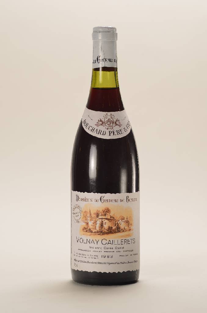 2 Flaschen 1983 Bouchard Pere & Fils Volnay Caillerets, je ca. 75 cl, Abstände zwischen Kapseln und Wein: ca. 2,5 und 2,0 cm, unverkostet, sehr gute ...