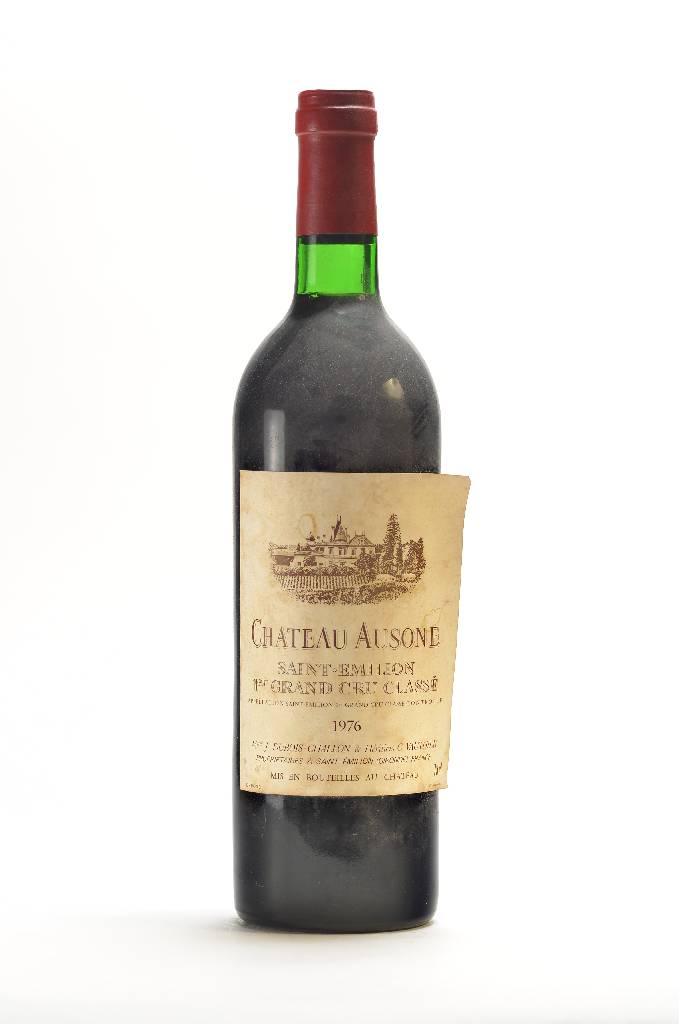 1 Flasche 1976 Chateau Ausone, Saint-Emilion, Premier Grand Cru Classe, ca. 73 cl, Füllstand: ca. top shoulder, unverkostet, selten im Angebot, ...