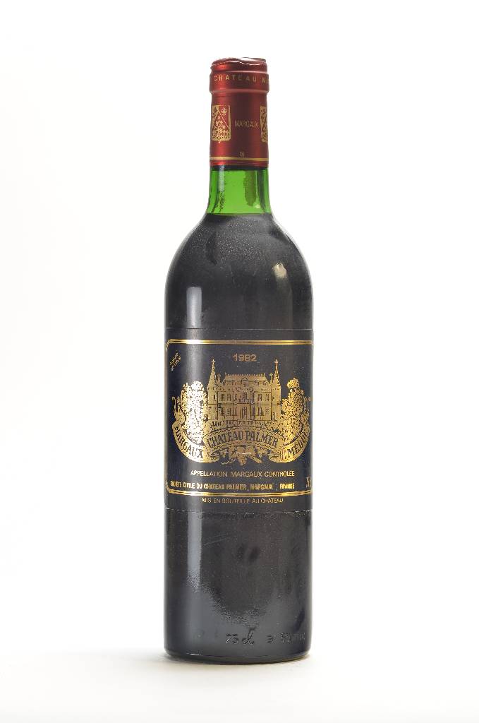 2 Flaschen 1982 Chateau Palmer, Margaux, je ca. 75 cl, Füllstände: je ca. top shoulder, unverkostet, selten im Angebot, sammelwürdig, sehr gute ...