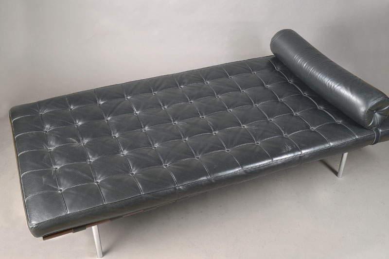 Tagesliege / Daybed, nach dem Vorbild von Mies van der RoheÂ´s Barcelona Liege, 70/80er Jahre, Chromgestell mit Palisanderrost, ...