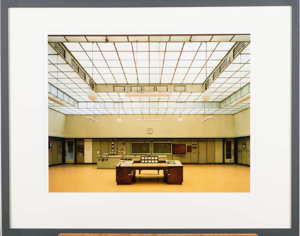 Boris Becker, geb. 1961, Kontrollraum, Fotografie, 2006, Print 2013, verso handsign., Motivgröße 30x50 cm, unter Glas gerahmt