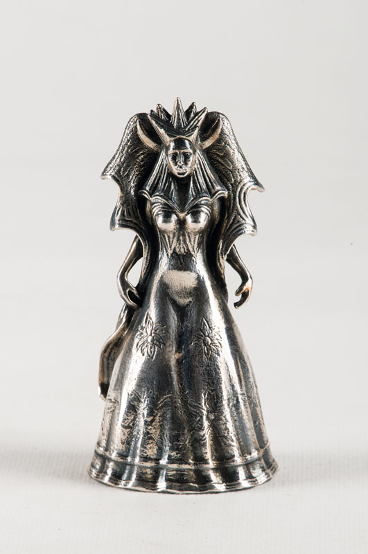 Ernst Fuchs, Königin der Nacht, versilberter Metallguss, sign., num. 44, ca. 10x6x4 cm