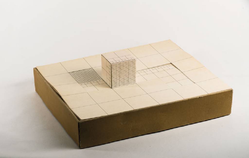 Erwin Heerich, 1922-2004, Abwicklung mit Linearstruktur, Multiple, zwei Blatt-Offsets auf festem Karton, beidseitig bedruckt, mit montiertem 3-D ...
