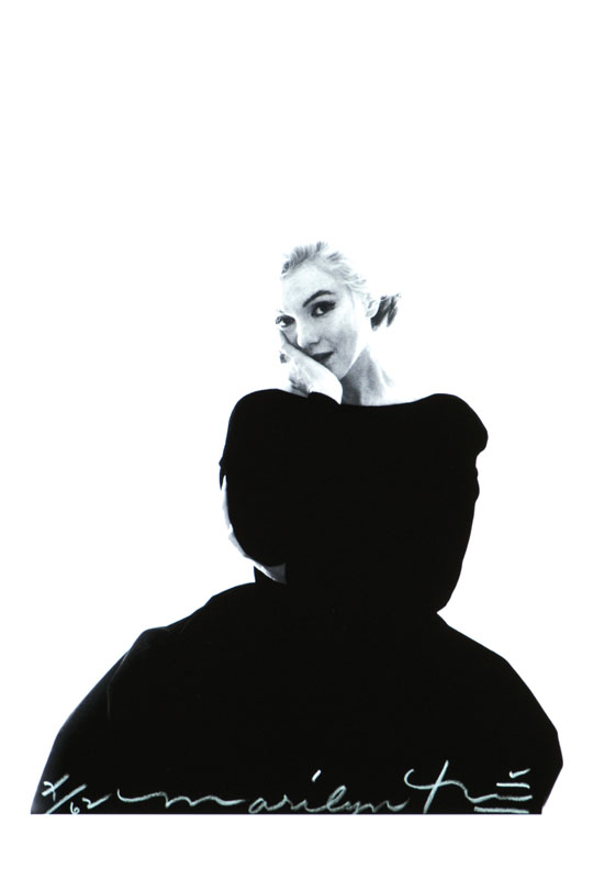 Bert Stern, 1929-2013, Marilyn looking at you in DIOR dress, Fotografie, Iris-Print, handsign., num. 7/62, Aufnahme aus 1962, Blattgr. 48x33,5 cm, ...