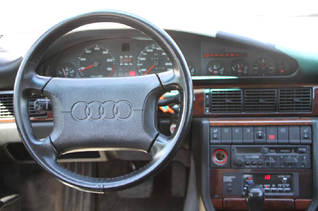 Detail b: Audi V8 Lang, Fahrgestellnummer: WAUZZZ4CZMG000112, EZ 06/1991, 3. Hand, Laufleistung ca. 86.814 km abgelesen, 206 kW/ 280PS, 8-Zylinder, ...