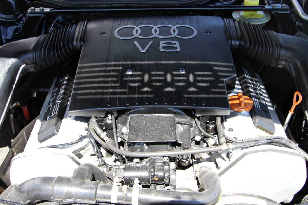 Detail d: Audi V8 Lang, Fahrgestellnummer: WAUZZZ4CZMG000112, EZ 06/1991, 3. Hand, Laufleistung ca. 86.814 km abgelesen, 206 kW/ 280PS, 8-Zylinder, ...