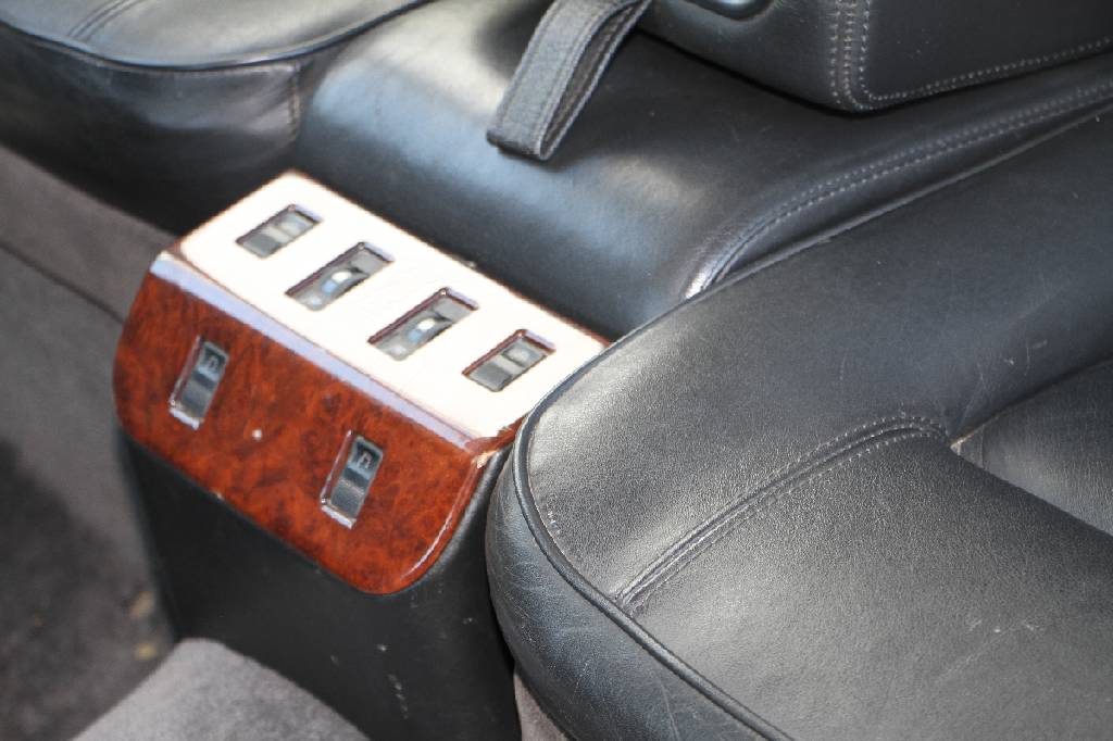 Detail i: Audi V8 Lang, Fahrgestellnummer: WAUZZZ4CZMG000112, EZ 06/1991, 3. Hand, Laufleistung ca. 86.814 km abgelesen, 206 kW/ 280PS, 8-Zylinder, ...