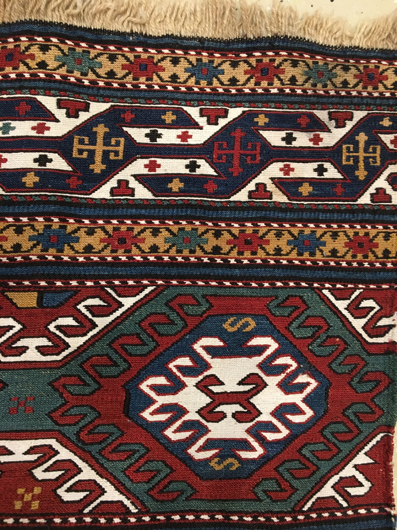 Detail e: Feine Schahsavan-Sumakh "Mafrasch-Seite" antik, Nordwestpersien, 19.Jhd., Wolle mit weißen Baumwoll-Highlights gewebt auf Wolle. Feines ...