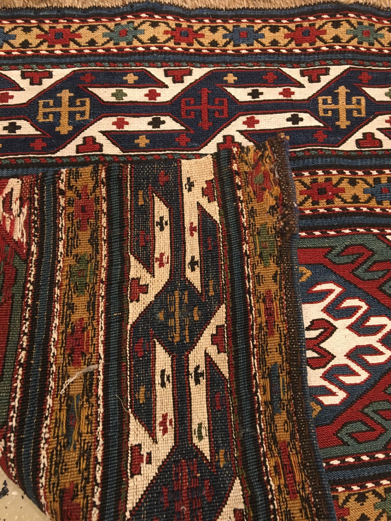 Detail g: Feine Schahsavan-Sumakh "Mafrasch-Seite" antik, Nordwestpersien, 19.Jhd., Wolle mit weißen Baumwoll-Highlights gewebt auf Wolle. Feines ...