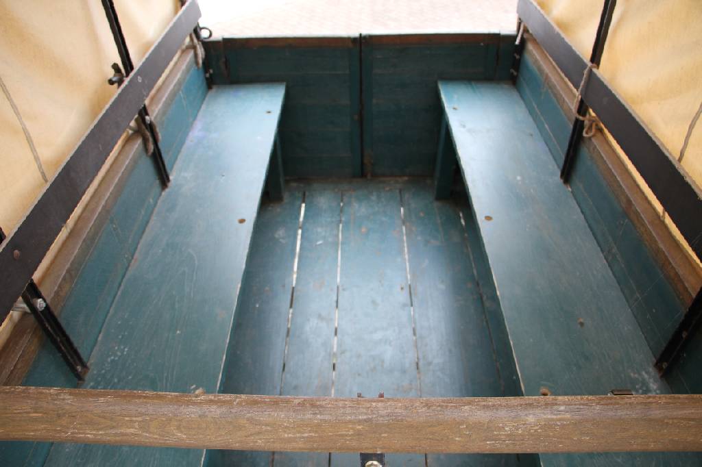 Detail c: Westernplanwagen, süddeutsch, um 1900/10, Einspänner, Wagnerarbeit, Gestell Eisen, Holzaufbau Kiefer, Trag- u. Aufbauteile Eiche, einfache ...