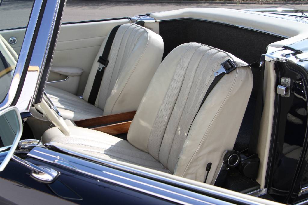 Detail c: Mercedes Benz 230SL Pagode aus dem ehemaligen Besitz von Tina Turner, Fahrgestellnummer: 11304212014416, EZ 07/1966, 4.Hand, Laufleistung ca. 42.856 ...