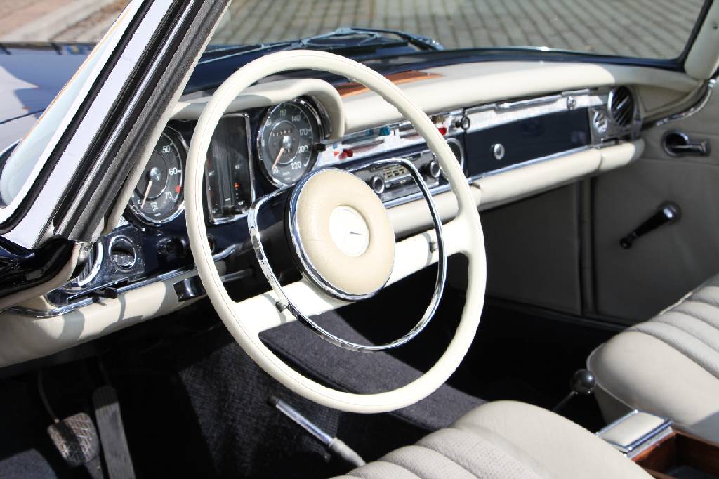 Detail f: Mercedes Benz 230SL Pagode aus dem ehemaligen Besitz von Tina Turner, Fahrgestellnummer: 11304212014416, EZ 07/1966, 4.Hand, Laufleistung ca. 42.856 ...