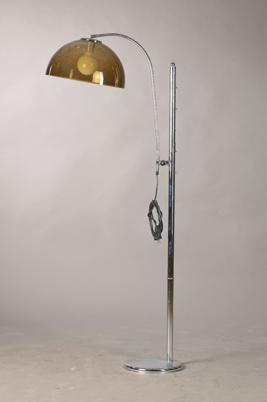 Stehlampe, 90er Jahre, Metall verchromt, Kunststoffschirm, 1 Brennstelle, in der Höhe u. in der Vertikale verstellbar, Elektrifizierung nicht ...