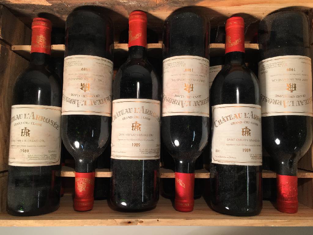 12 Flaschen 1989 Chateau L'Arrosee, Saint -Emilion, Grand Cru Classe, 12,5 % Vol., je ca. 75 cl, Füllstände: je ca. into neck, Etiketten ...