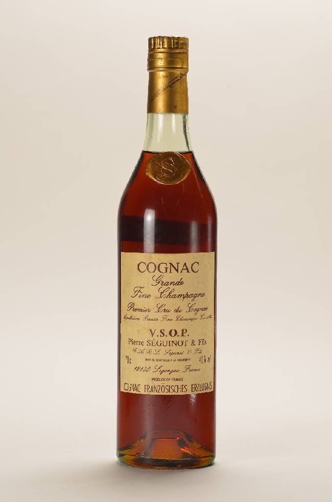1 Flasche Pierre Seguinot & Fils V.S.O.P. Cognac, Premier Cru du Cognac, ca. 70 cl, 40 % Vol., Abstand zwischen Kapsel und Cognac: ca. 2 cm, ...