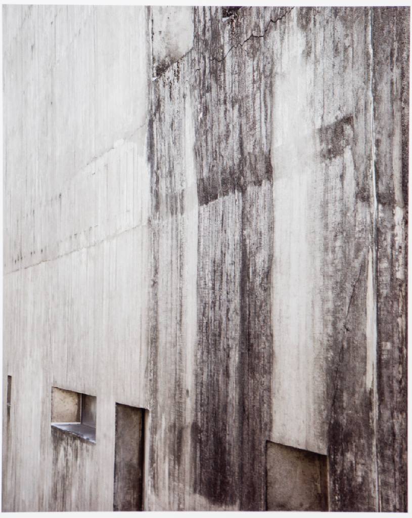 Detail e: Heidi Specker, geb. 1962, Kleine Kirche, Serie aus 6 C-Prints auf Fuji Color, verso sign., dat. 2008, Motiv 30x24 cm