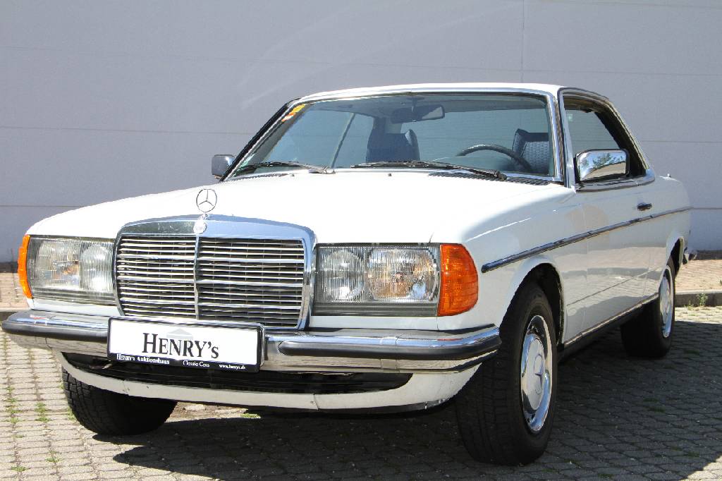 Detail h: Mercedes-Benz 280 CE, Fahrgestellnummer: 12305312009957, EZ 07/1978, Laufleistung ca. 128.861 km abgelesen, H-zulassungsfähig nach Vollabnahme, 130 ...