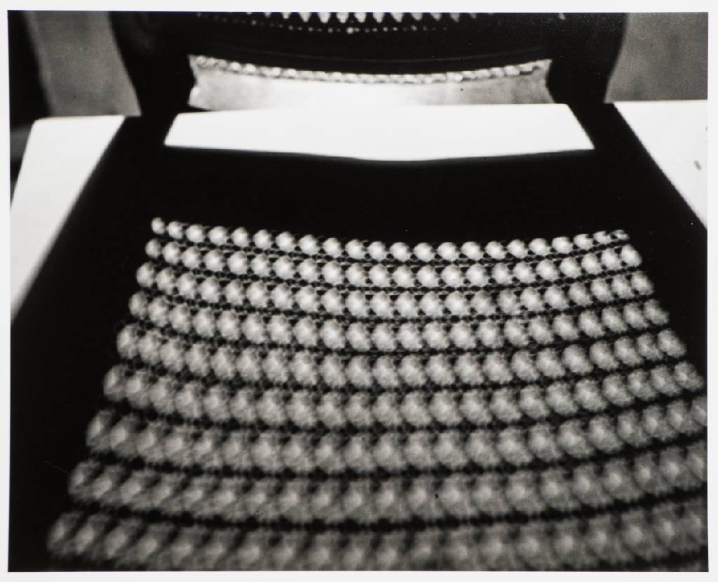 Detail b: Raoul Hausmann, 1886-1971, 5 Bromsilbergelatine-Abzüge, Ombres, Reflets, La beauté à la cuisine, Limoges-Gare,es photographes, aus 1931-1957, ...