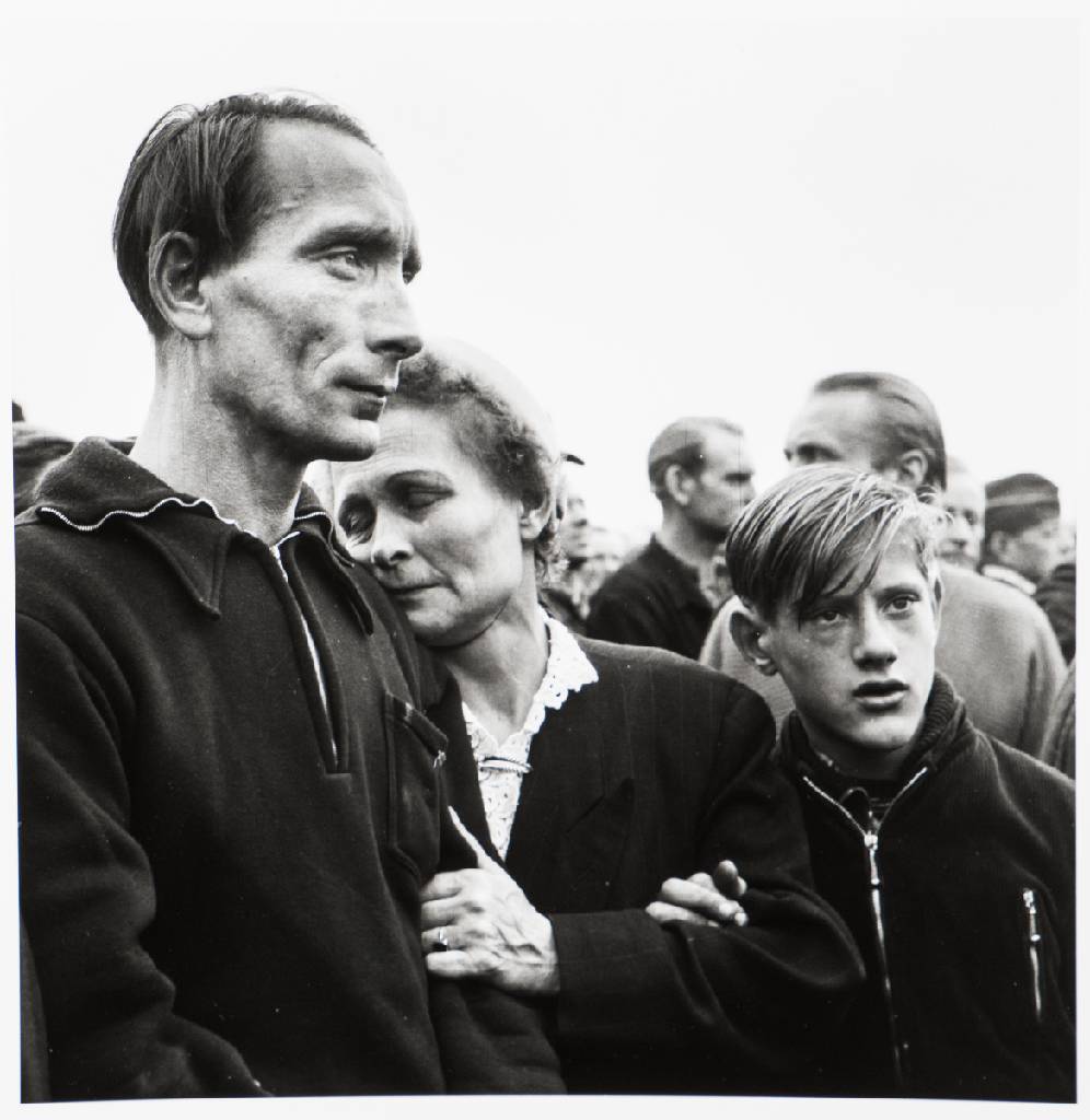 Detail d: Robert Lebeck, 1929-2014 Berlin, Mappe mit 6 Fotografien, Edition Griffelkunst, je verso sign., Blattgr. 30x40 cm
