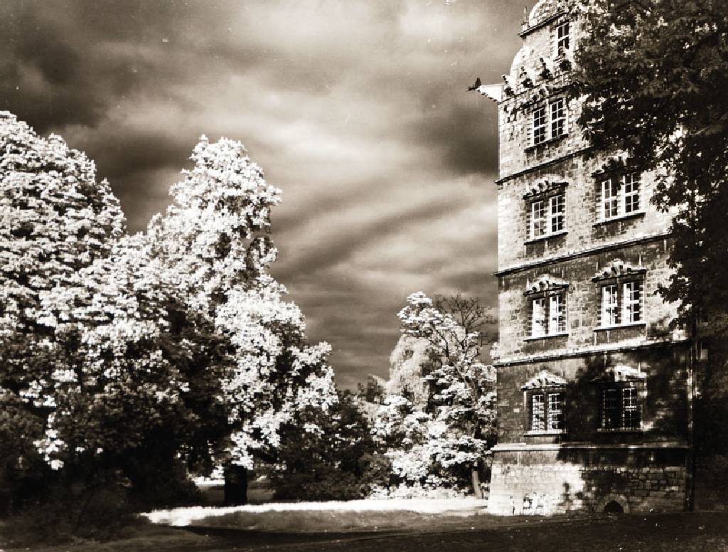 Heinrich Heidersberger, 1906-2006, Schloß Wolfsburg, Vintagefotografie, Infrarot- Aufnahme, 1958, Blattgr. 30x23,5 cm
