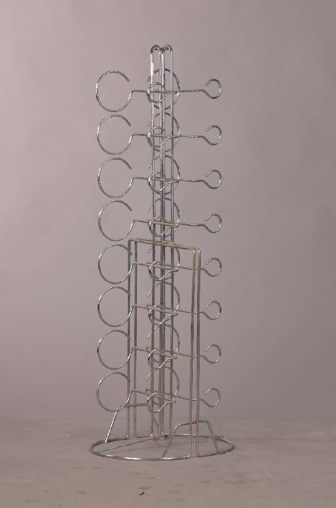 Design-Weinflaschenregal, 20 Jh., London/England, Edelstahl, Lagermöglichkeit für 16x 75 cl-Flaschen, elegante filigrane Form , Design by wire ...