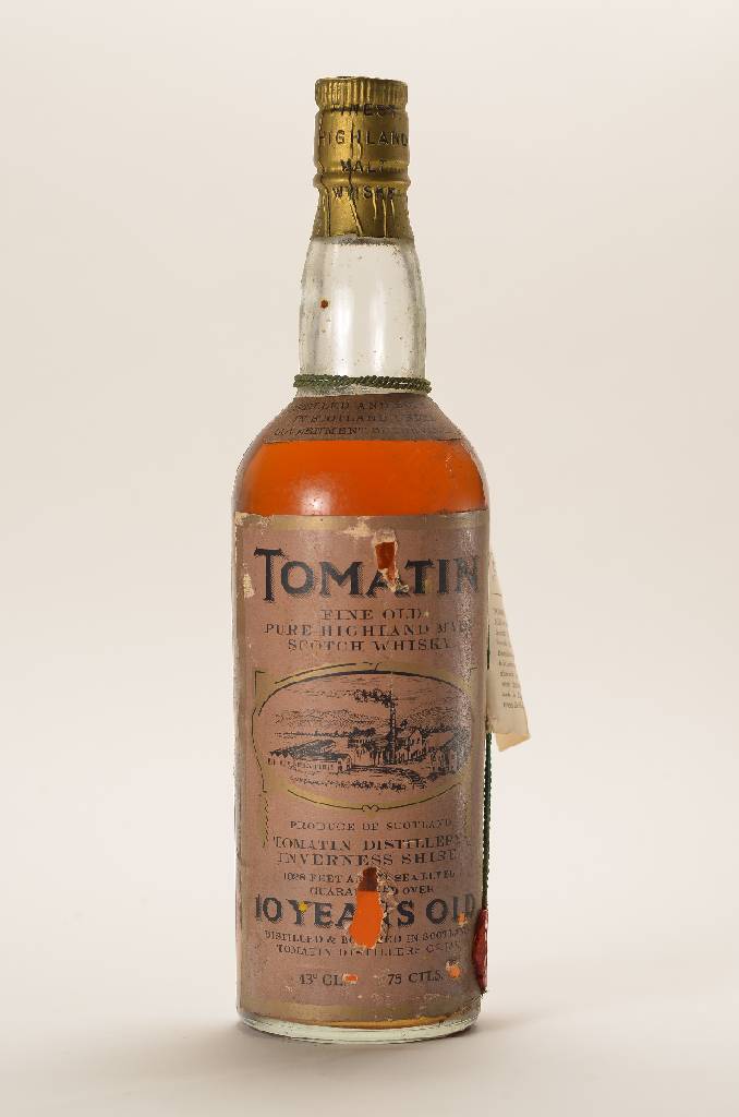 1 Flasche 10 years old Tomatin Fine old Pure Highland Single Malt, Inverness Shire, ca. 75 cl, 43 % Vol., unverkostet, Abstand zwischen Kapsel und ...