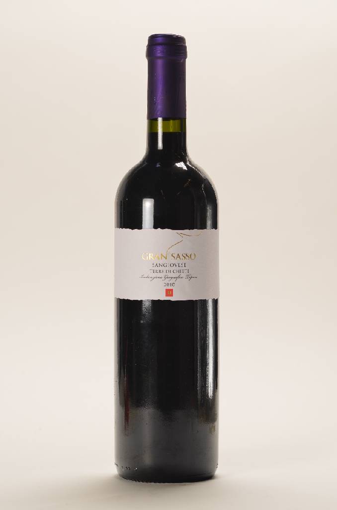 11 Flaschen 2010 Gran Sasso Sangiovese Terre Di Chieti, ca. 12,5 % Vol., je ca. 75 cl, Füllstände: je ca. into neck, sehr gute Erhaltungszustände, ...